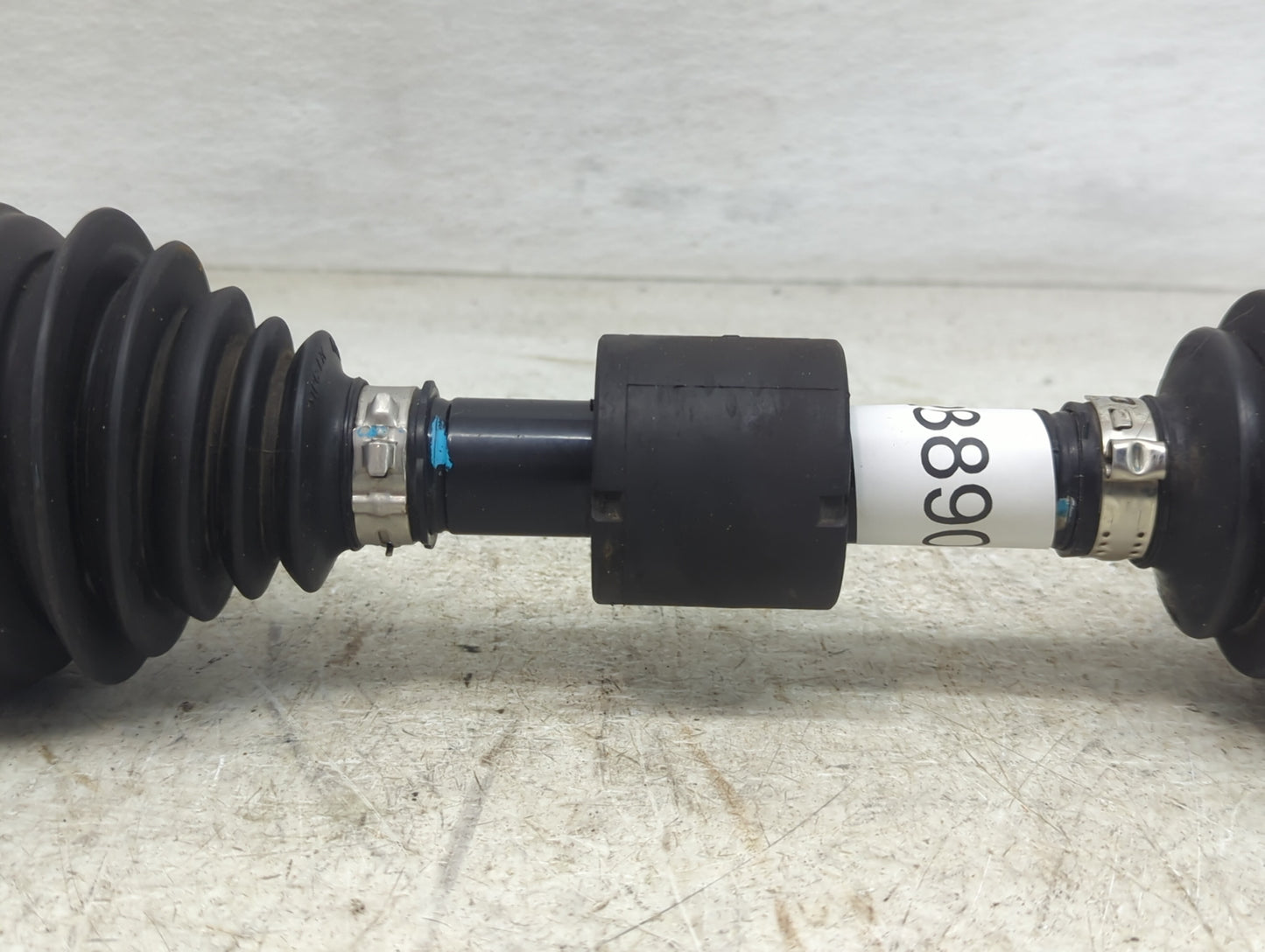 2019 Chevrolet Bolt Ev Axle Shaft Front Driver Cv C/v - Oemusedautoparts1.com