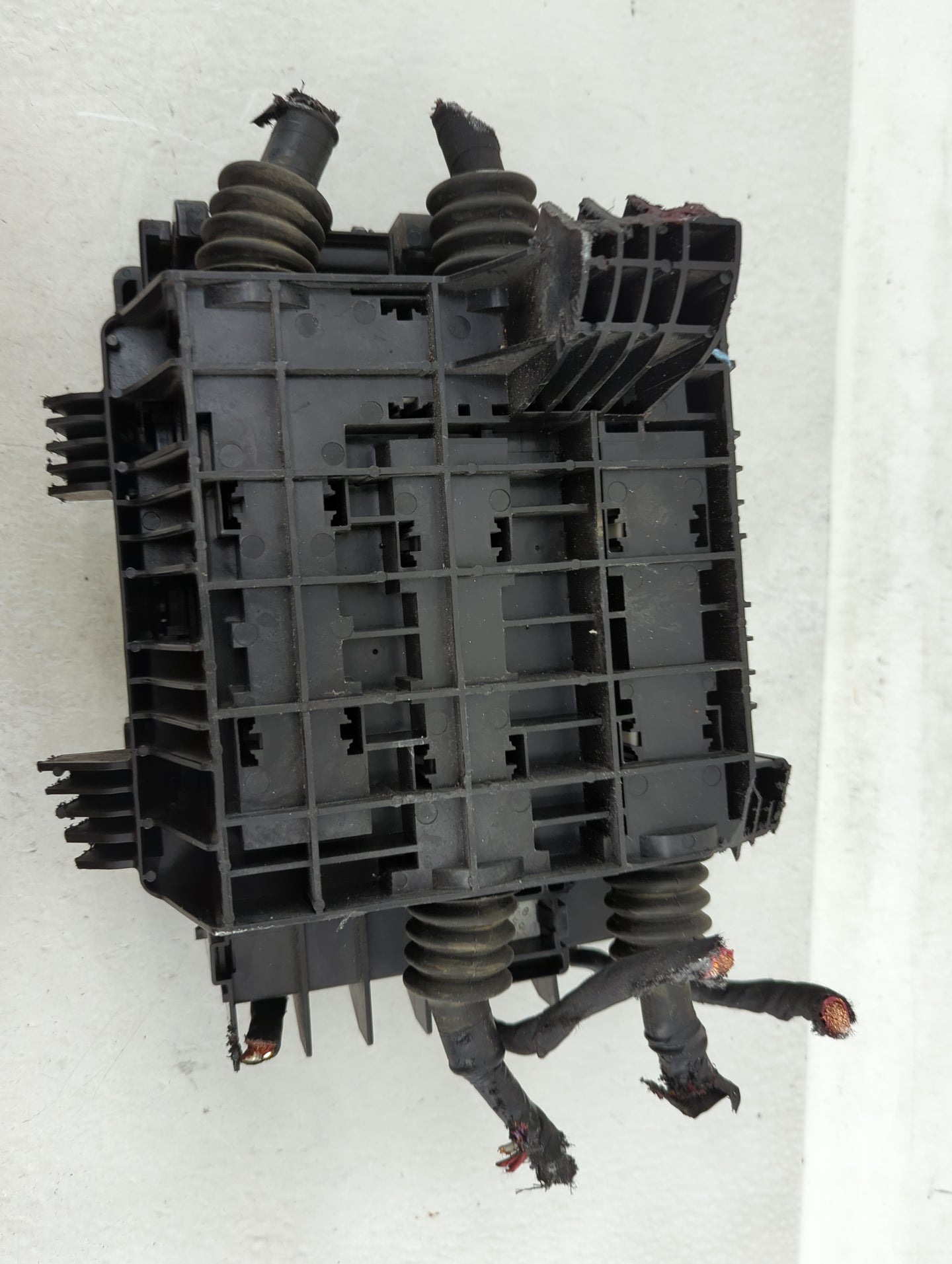 2019-2020 Chevrolet Camaro Fusebox Fuse Box Panel Relay Module Fits Fits 2019 2020 OEM Used Auto Parts - Oemusedautoparts1.c