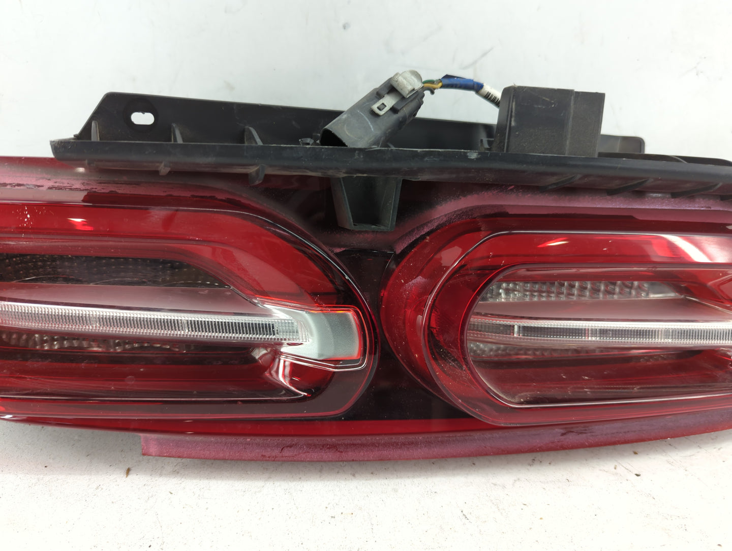 2019-2021 Chevrolet Camaro Tail Light Assembly Passenger Right OEM P/N:84529731 Fits Fits 2019 2020 2021 OEM Used Auto Parts