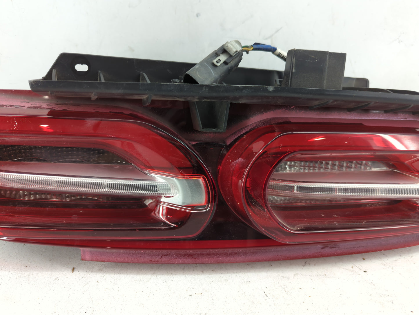2019-2021 Chevrolet Camaro Tail Light Assembly Passenger Right OEM P/N:84529731 Fits Fits 2019 2020 2021 OEM Used Auto Parts