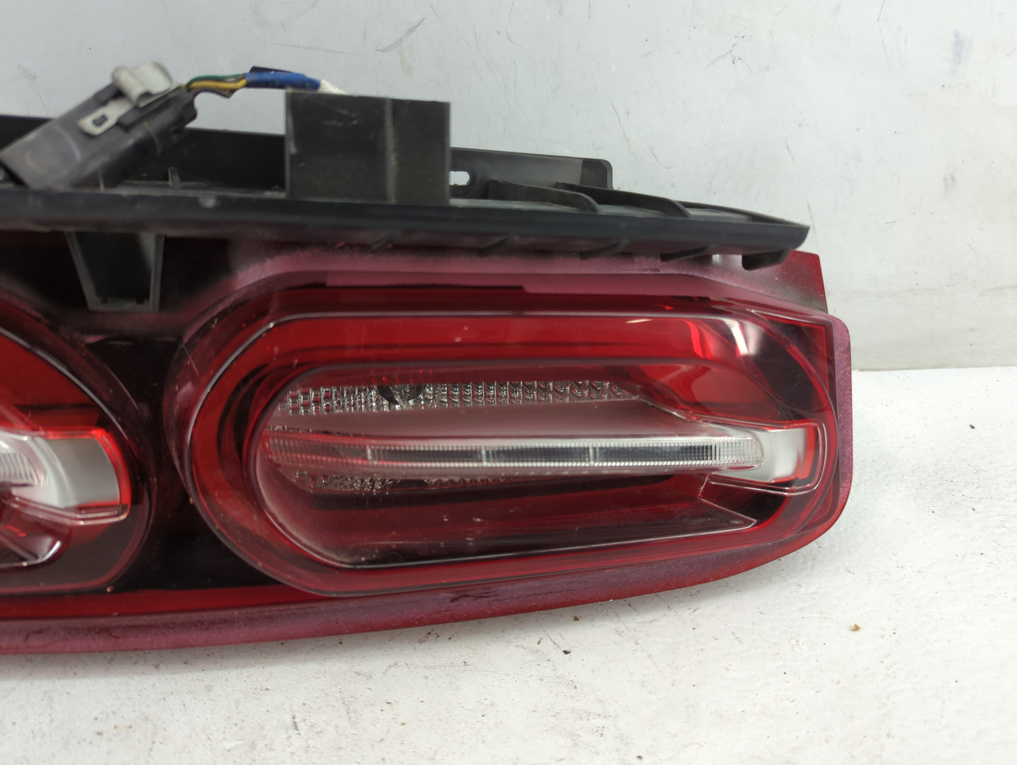 2019-2021 Chevrolet Camaro Tail Light Assembly Passenger Right OEM P/N:84529731 Fits Fits 2019 2020 2021 OEM Used Auto Parts