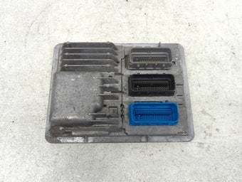 compare product 2018-2020 Chevrolet Camaro PCM Engine Control Computer ECU ECM PCU OEM P/N:12697902 12687467 Fits OEM Used Auto Parts