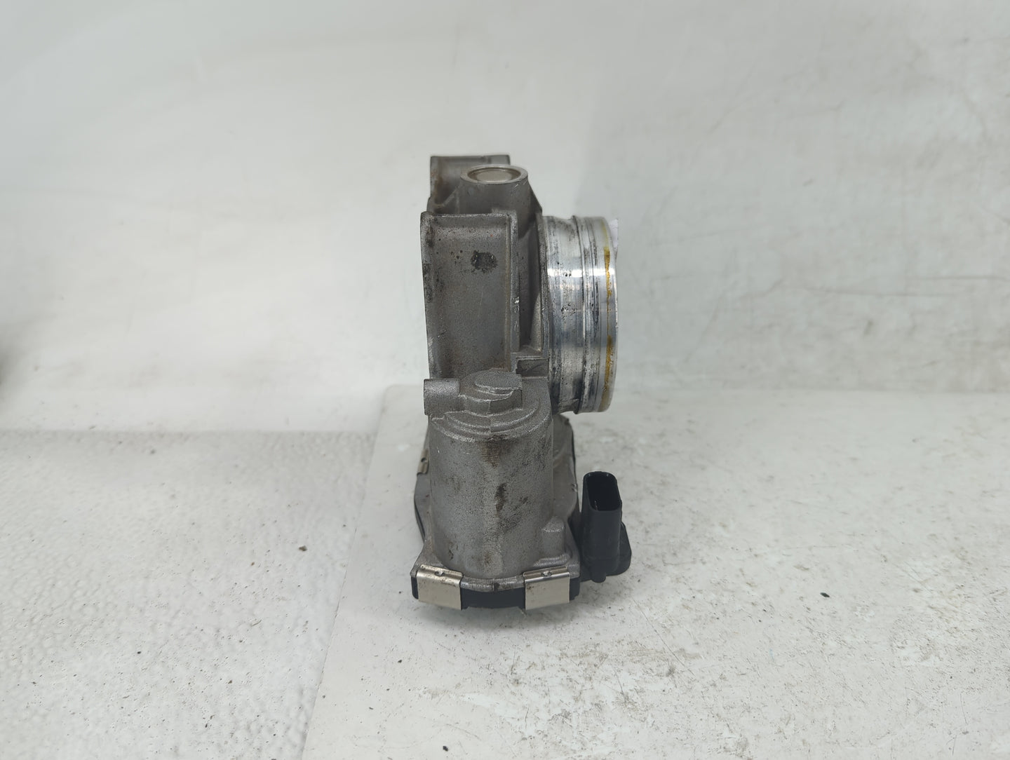 2016-2021 Chevrolet Camaro Throttle Body P/N:12681472AA Fits Fits 2013 2014 2015 2016 2017 2018 2019 2020 2021 OEM Used Auto