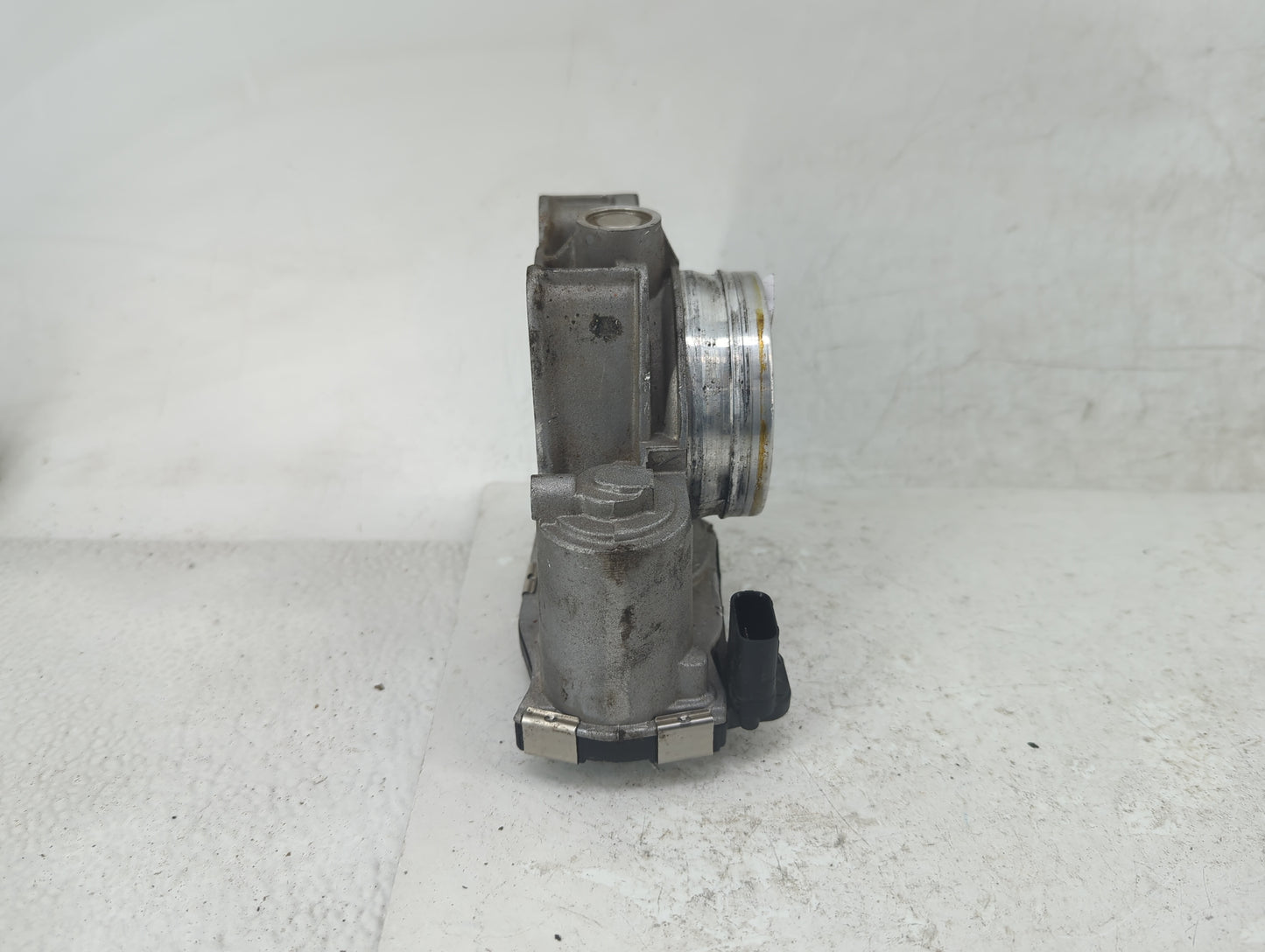 2016-2021 Chevrolet Camaro Throttle Body P/N:12681472AA Fits Fits 2013 2014 2015 2016 2017 2018 2019 2020 2021 OEM Used Auto