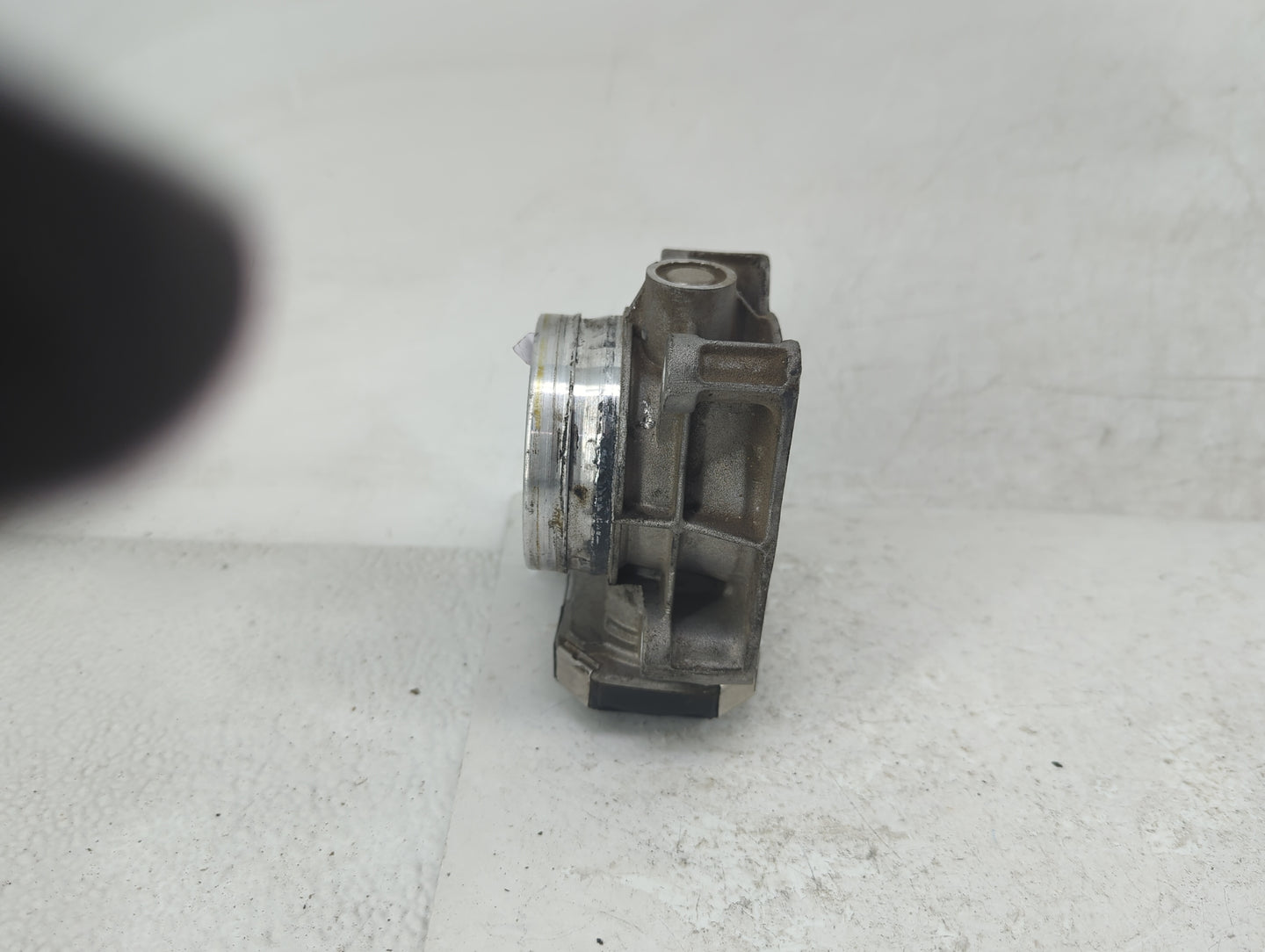 2016-2021 Chevrolet Camaro Throttle Body P/N:12681472AA Fits Fits 2013 2014 2015 2016 2017 2018 2019 2020 2021 OEM Used Auto