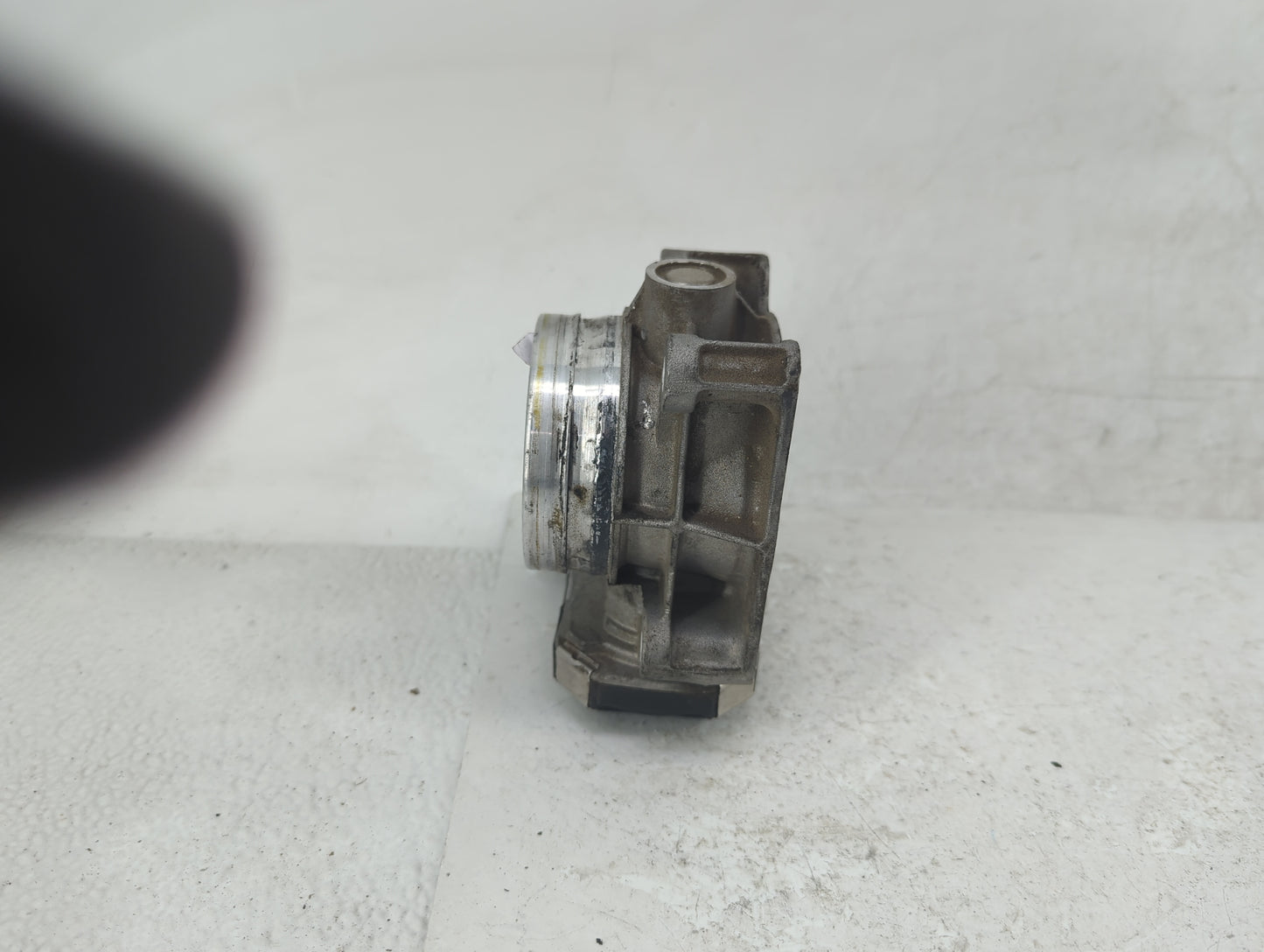 2016-2021 Chevrolet Camaro Throttle Body P/N:12681472AA Fits Fits 2013 2014 2015 2016 2017 2018 2019 2020 2021 OEM Used Auto