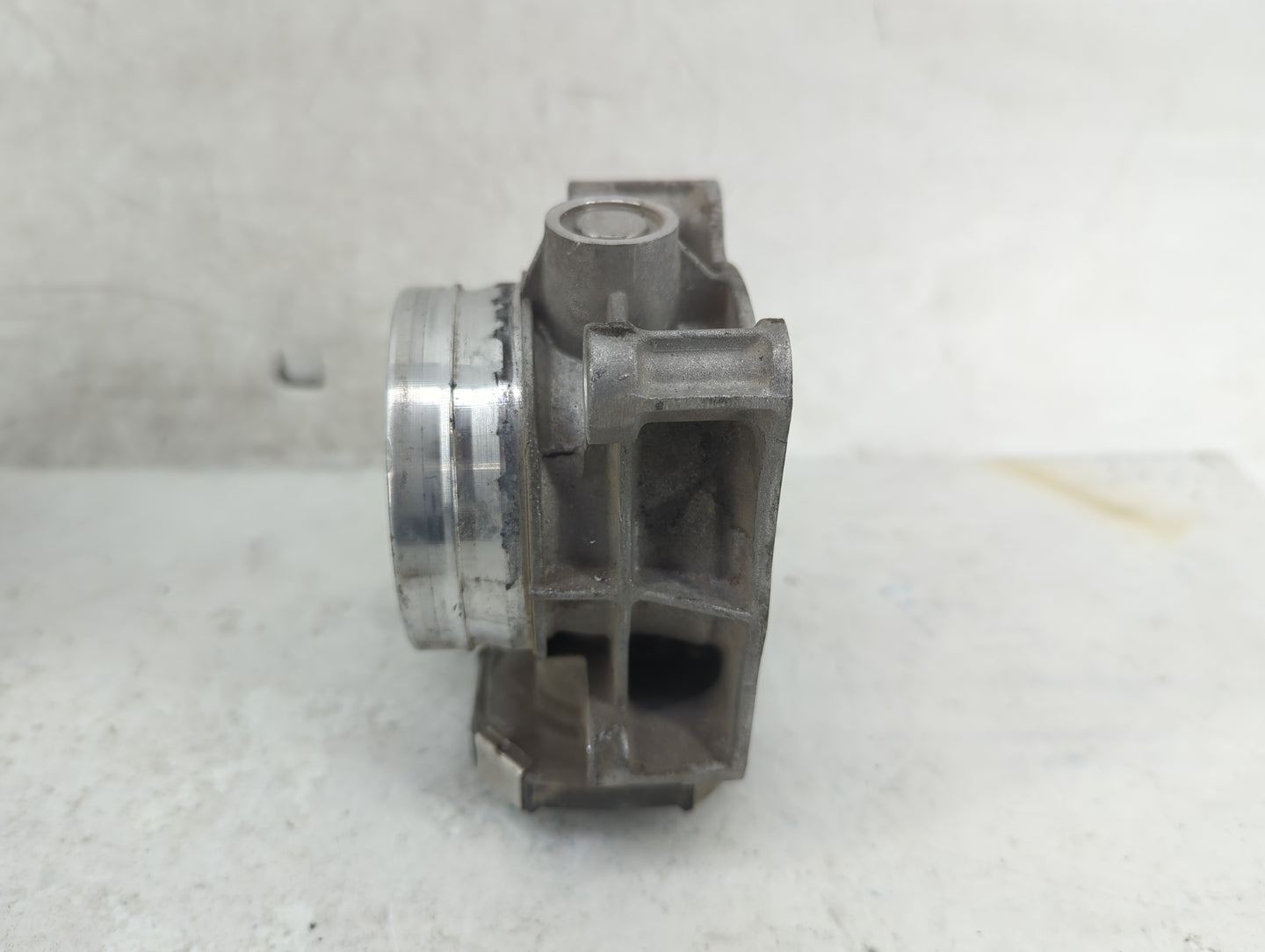2016-2021 Chevrolet Camaro Throttle Body P/N:12681472AA Fits Fits 2013 2014 2015 2016 2017 2018 2019 2020 2021 OEM Used Auto