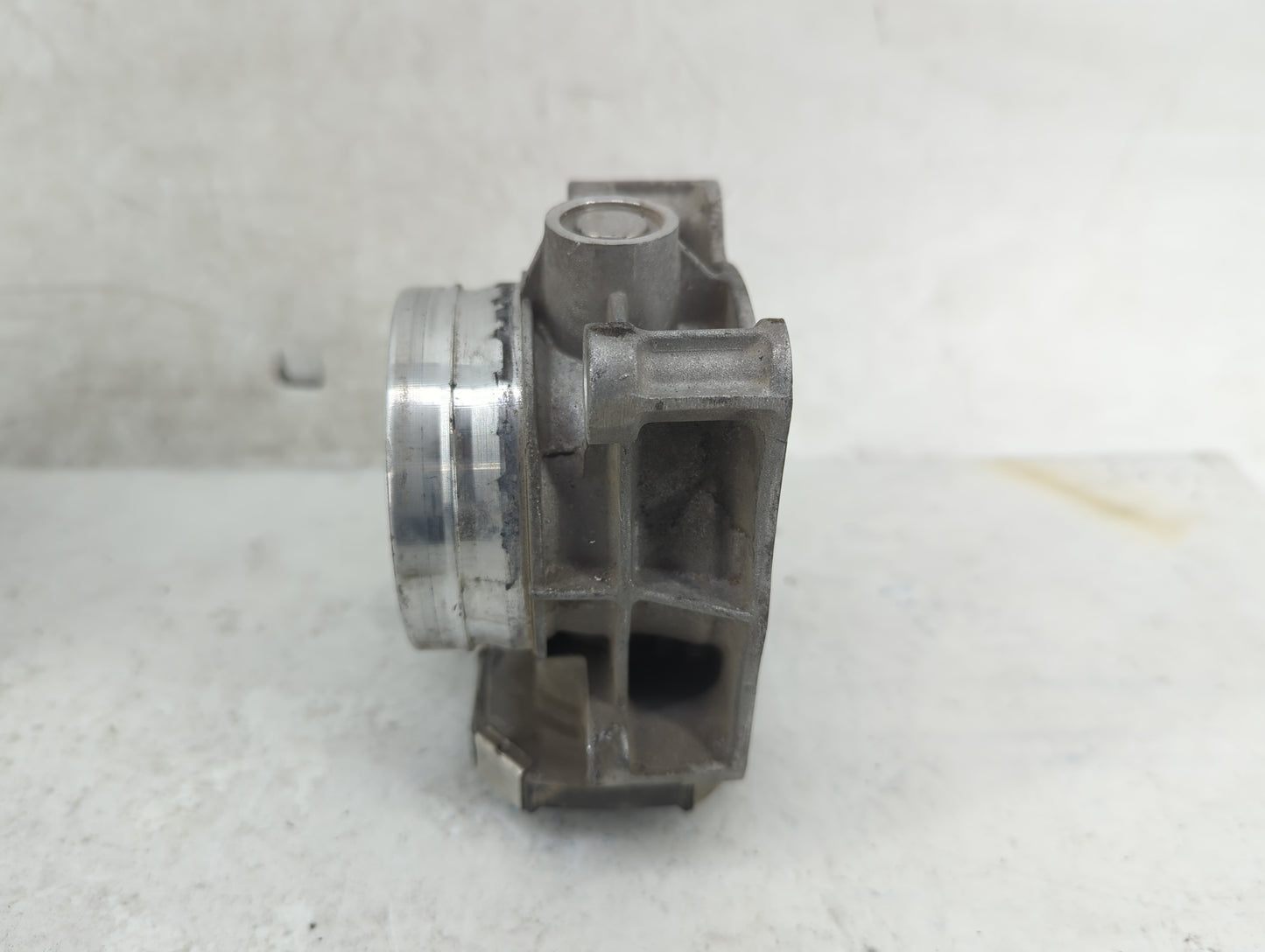 2016-2021 Chevrolet Camaro Throttle Body P/N:12681472AA Fits Fits 2013 2014 2015 2016 2017 2018 2019 2020 2021 OEM Used Auto