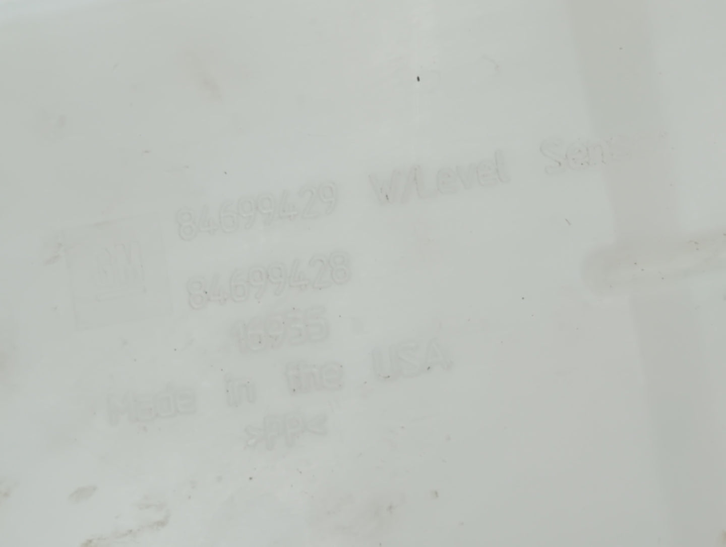 2018-2021 Chevrolet Camaro Windshield Washer Fluid Reservoir Bottle Oem - Oemusedautoparts1.com