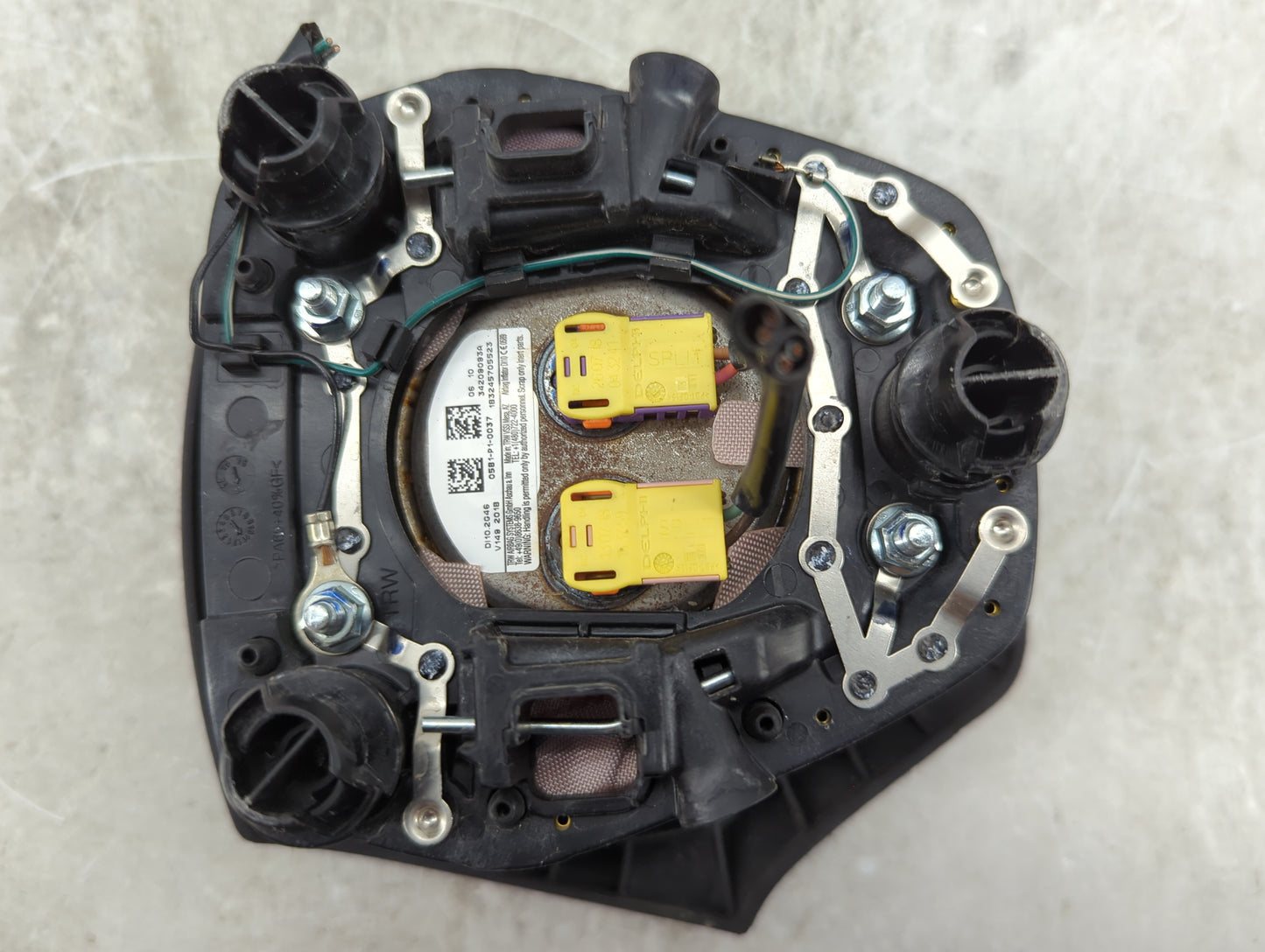 2019 Chevrolet Camaro Air Bag Driver Left Steering Wheel Mounted P/N:34209093A 05B1-P1-0037, 34209948D Fits OEM Used Auto Pa