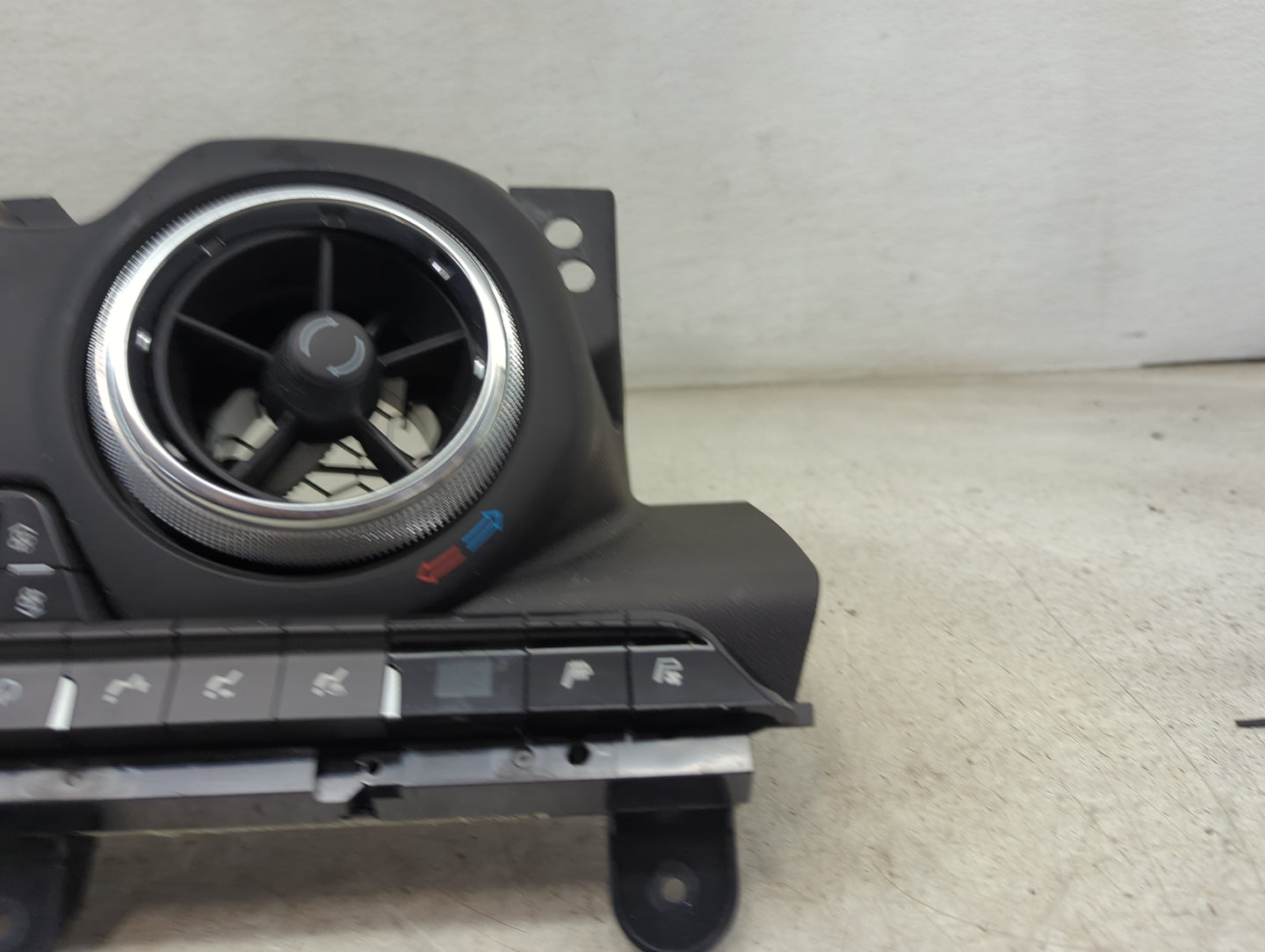 2018-2021 Chevrolet Camaro Climate Control Module Temperature AC/Heater Replacement Fits Fits 2018 2019 2020 2021 OEM Used A