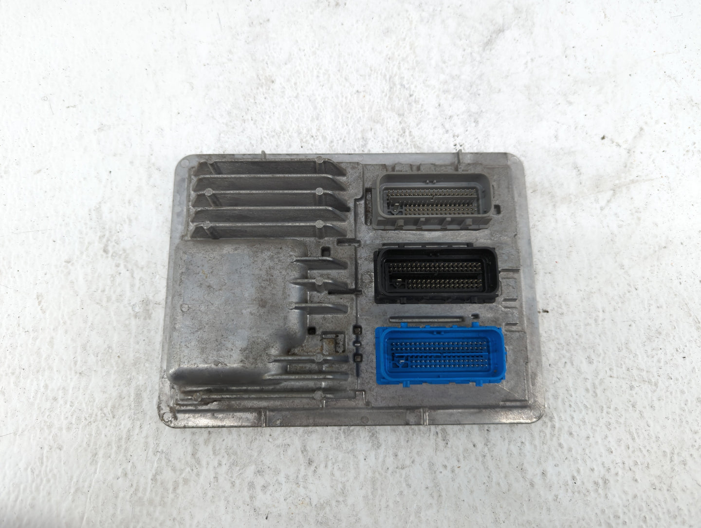 2019 Chevrolet Camaro PCM Engine Control Computer ECU ECM PCU OEM P/N:12687467 12669908, 12681528 Fits Fits 2017 2018 OEM Us