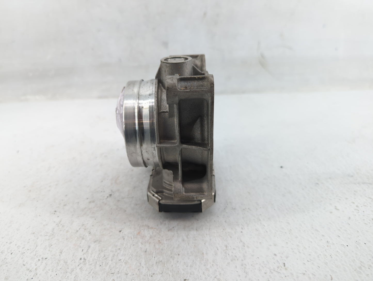 2016-2021 Chevrolet Camaro Throttle Body P/N:12681472AA Fits Fits 2013 2014 2015 2016 2017 2018 2019 2020 2021 OEM Used Auto