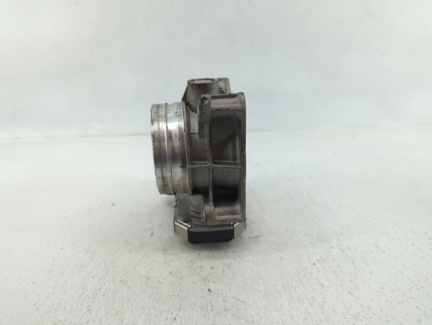 2016-2021 Chevrolet Camaro Throttle Body P/N:12681472AA Fits Fits 2013 2014 2015 2016 2017 2018 2019 2020 2021 OEM Used Auto