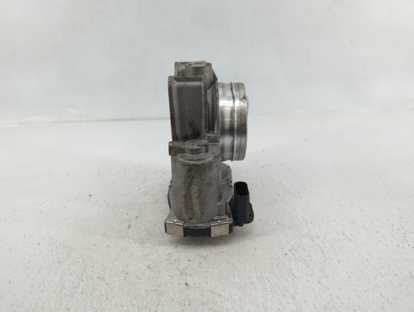 2016-2021 Chevrolet Camaro Throttle Body P/N:12681472AA Fits Fits 2013 2014 2015 2016 2017 2018 2019 2020 2021 OEM Used Auto