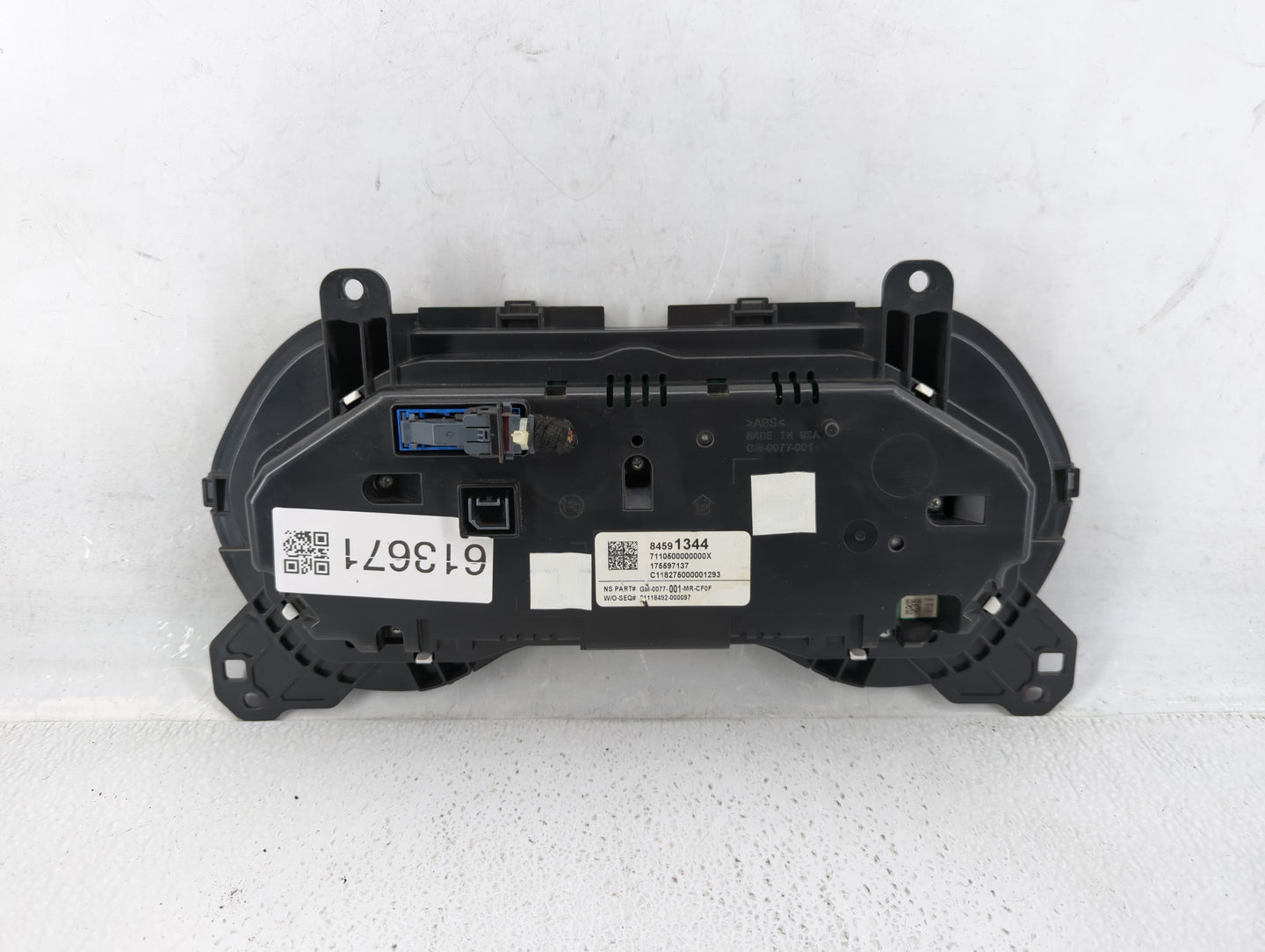 2019-2020 Chevrolet Camaro Instrument Cluster Speedometer Gauges P/N:84591344 Fits Fits 2019 2020 OEM Used Auto Parts - Oemu