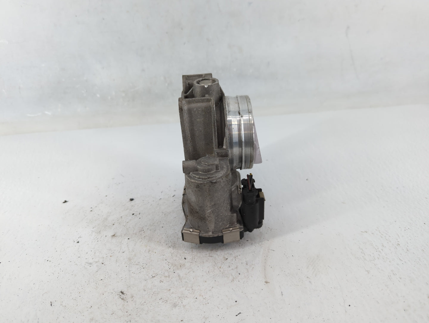 2016-2021 Chevrolet Camaro Throttle Body Fits Fits 2013 2014 2015 2016 2017 2018 2019 2020 2021 OEM Used Auto Parts - Oemuse