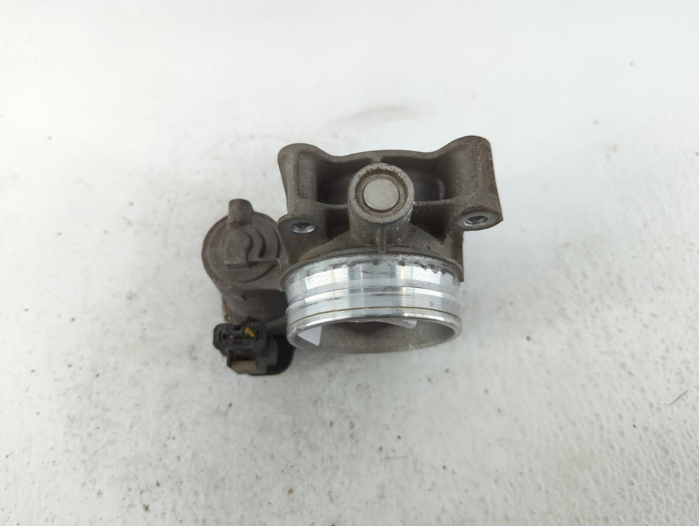 2016-2021 Chevrolet Camaro Throttle Body P/N:12627067DA Fits Fits 2013 2014 2015 2016 2017 2018 2019 2020 2021 OEM Used Auto