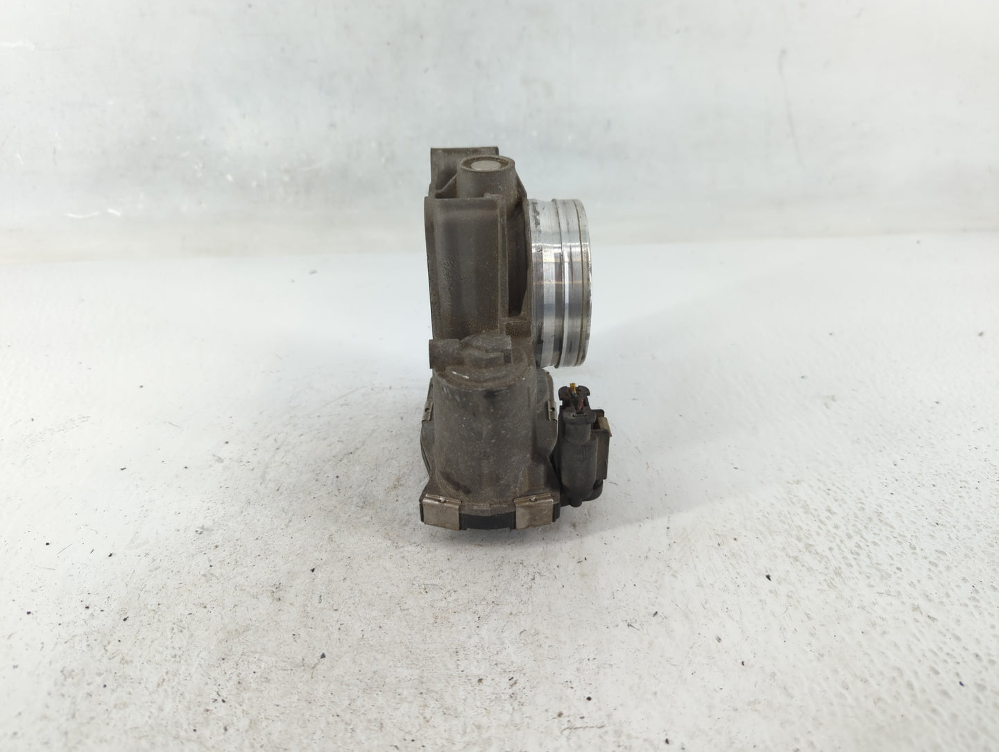 2016-2021 Chevrolet Camaro Throttle Body P/N:12627067DA Fits Fits 2013 2014 2015 2016 2017 2018 2019 2020 2021 OEM Used Auto