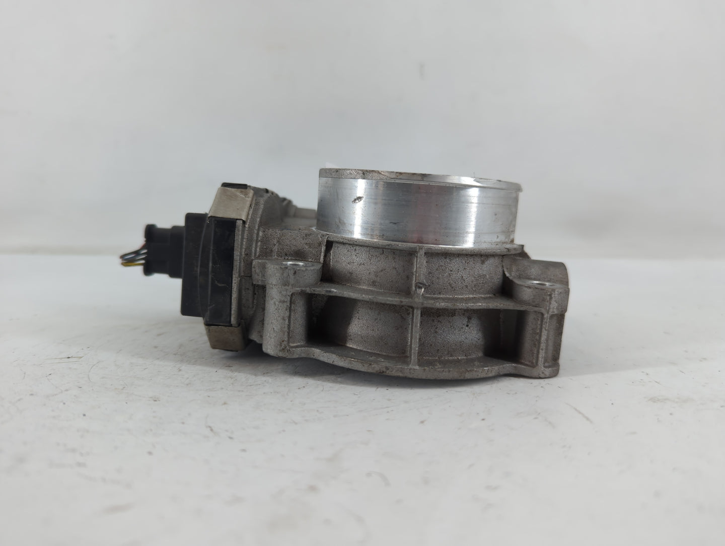 2016-2021 Chevrolet Camaro Throttle Body P/N:12671014 Fits Fits 2016 2017 2018 2019 2020 2021 2022 OEM Used Auto Parts - Oem