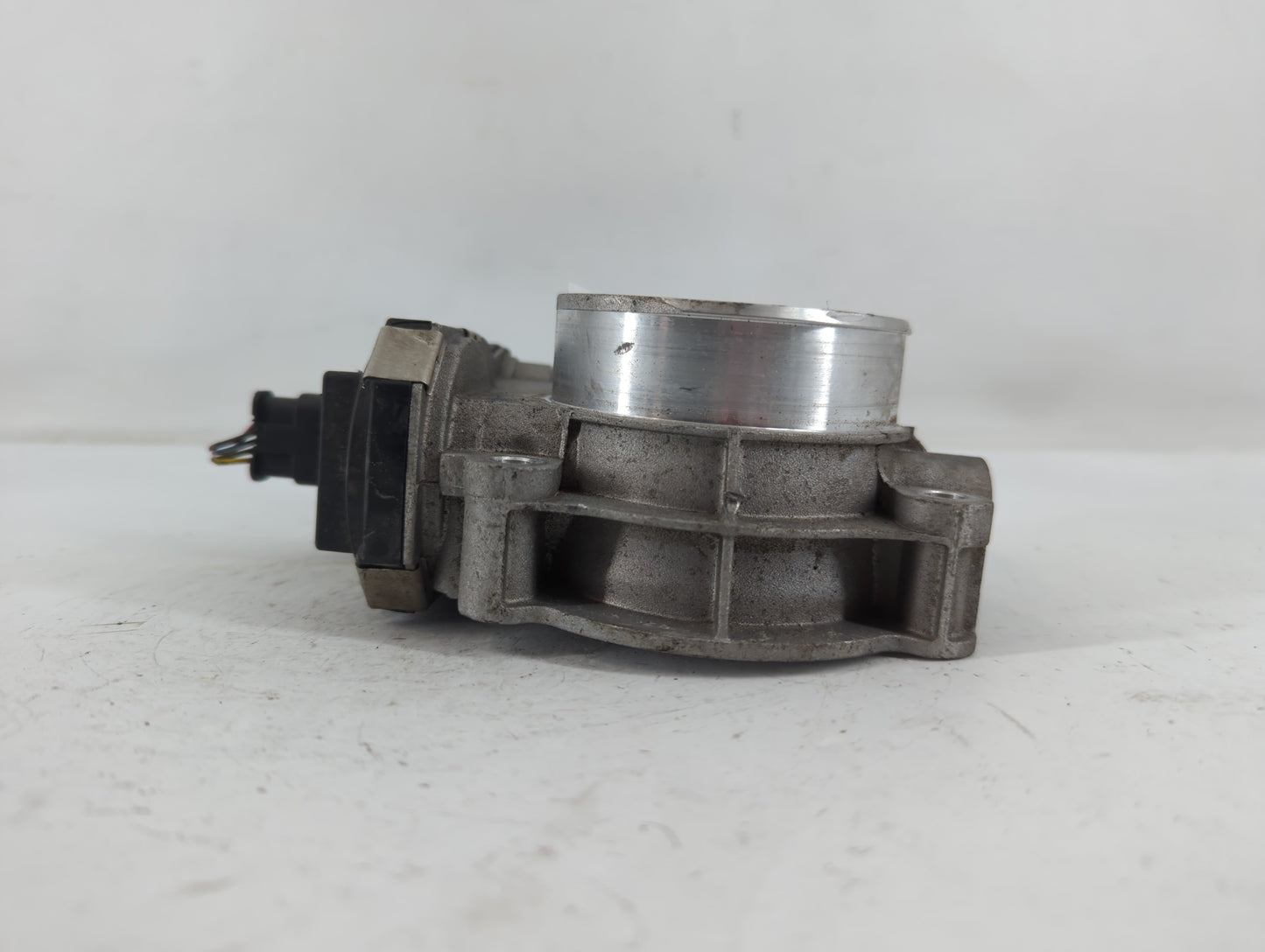 2016-2021 Chevrolet Camaro Throttle Body P/N:12671014 Fits Fits 2016 2017 2018 2019 2020 2021 2022 OEM Used Auto Parts - Oem