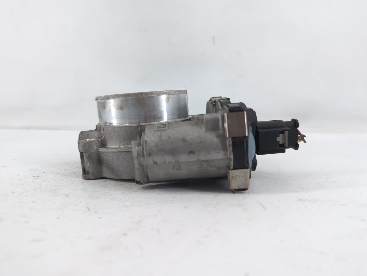 2016-2021 Chevrolet Camaro Throttle Body P/N:12671014 Fits Fits 2016 2017 2018 2019 2020 2021 2022 OEM Used Auto Parts - Oem