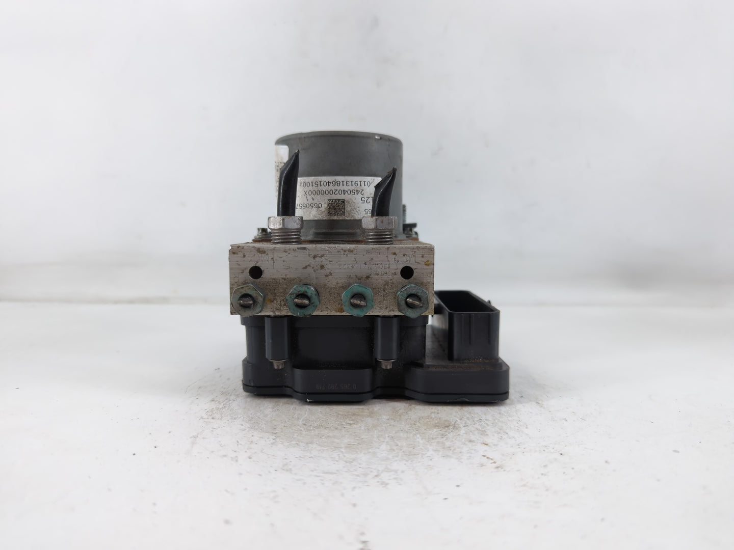 2019-2021 Chevrolet Camaro ABS Pump Control Module Replacement P/N:84653125 Fits Fits 2019 2020 2021 OEM Used Auto Parts - O