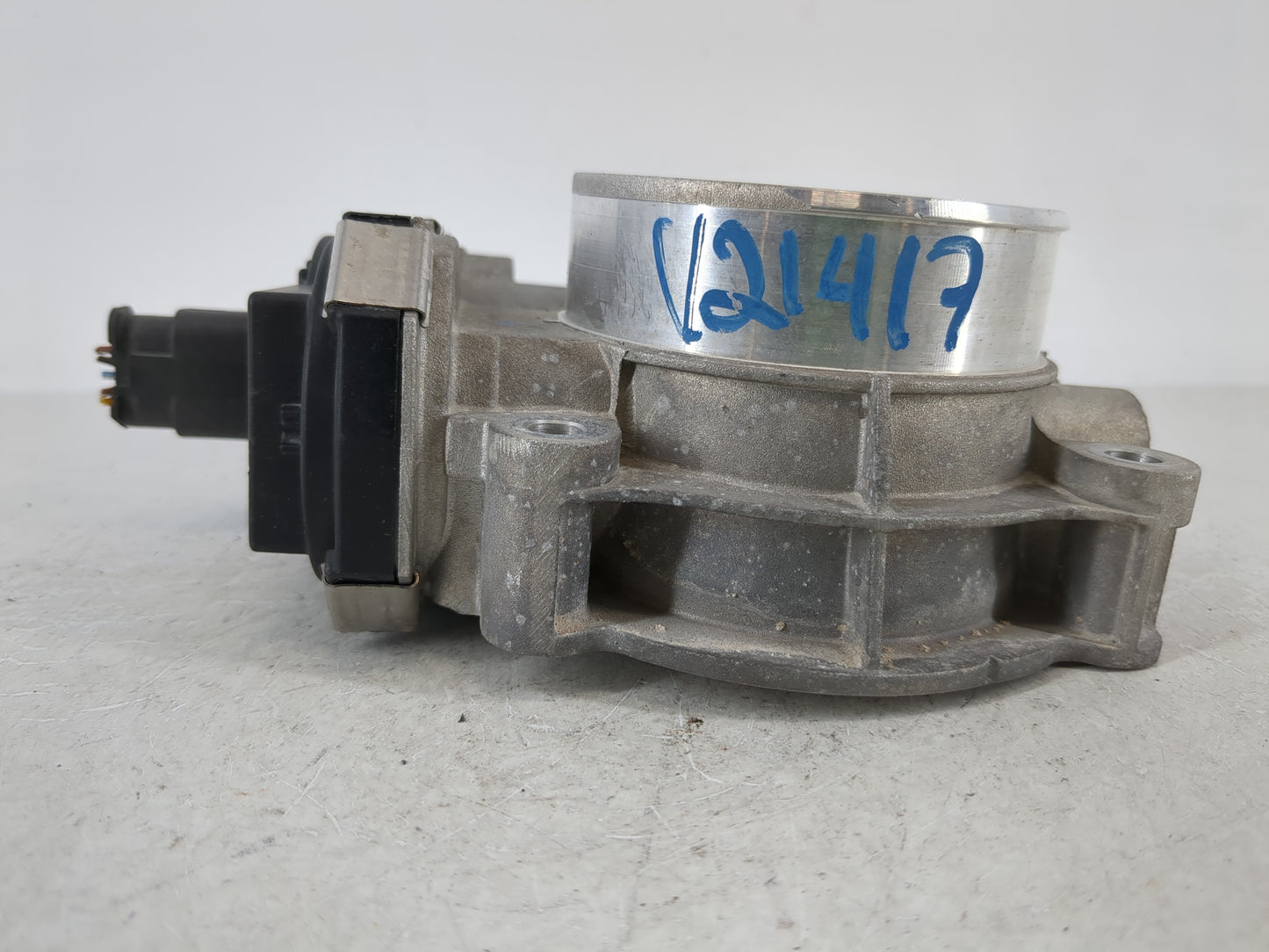 2017-2022 Chevrolet Colorado Throttle Body P/N:12671014 12676296AA Fits Fits 2016 2017 2018 2019 2020 2021 2022 OEM Used Aut