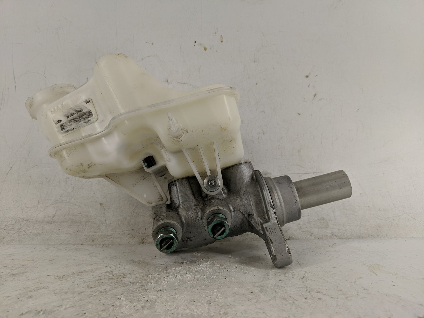 2015-2022 Chevrolet Colorado Brake Master Cylinder - Oemusedautoparts1.com