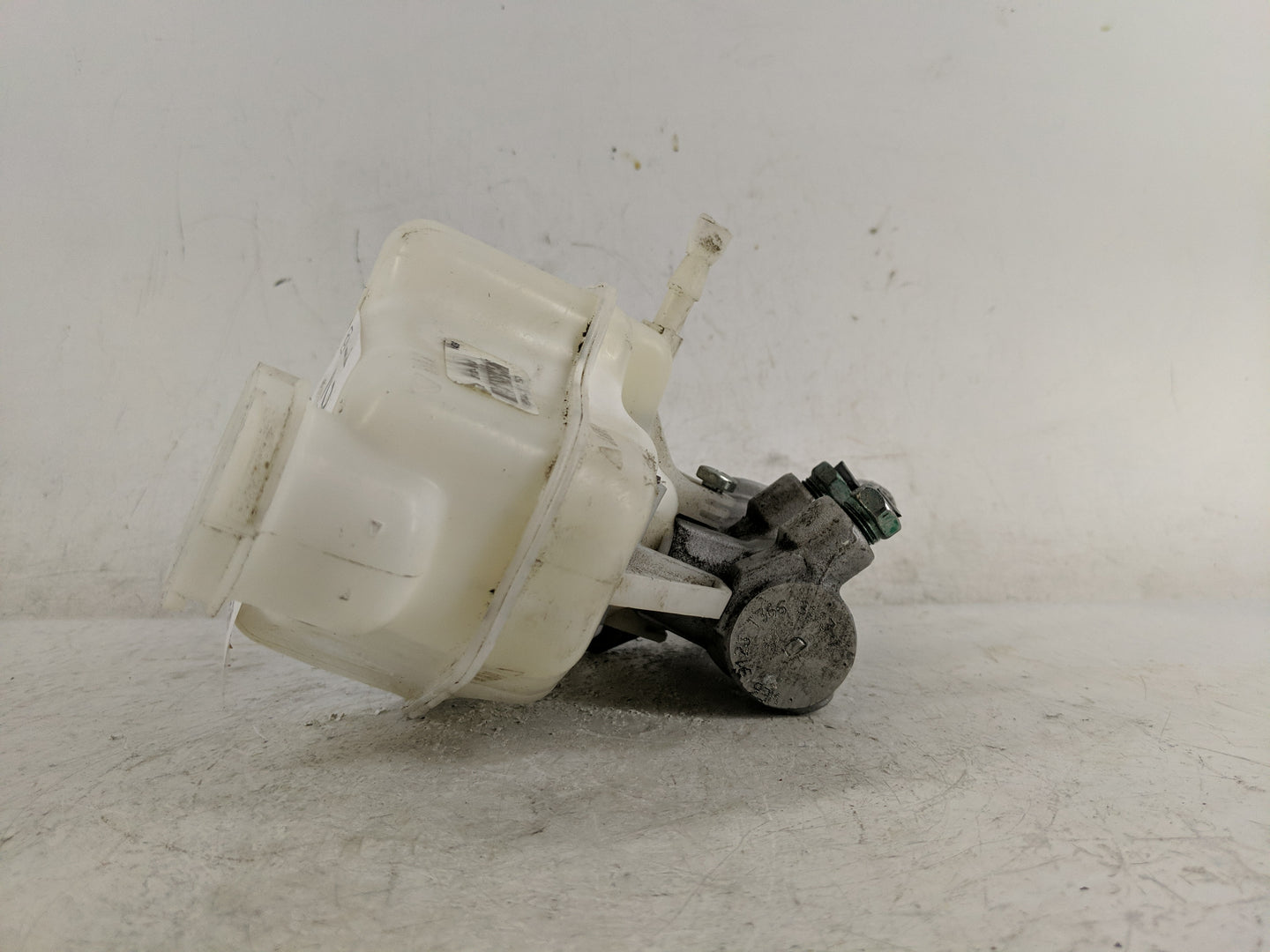 2015-2022 Chevrolet Colorado Brake Master Cylinder - Oemusedautoparts1.com