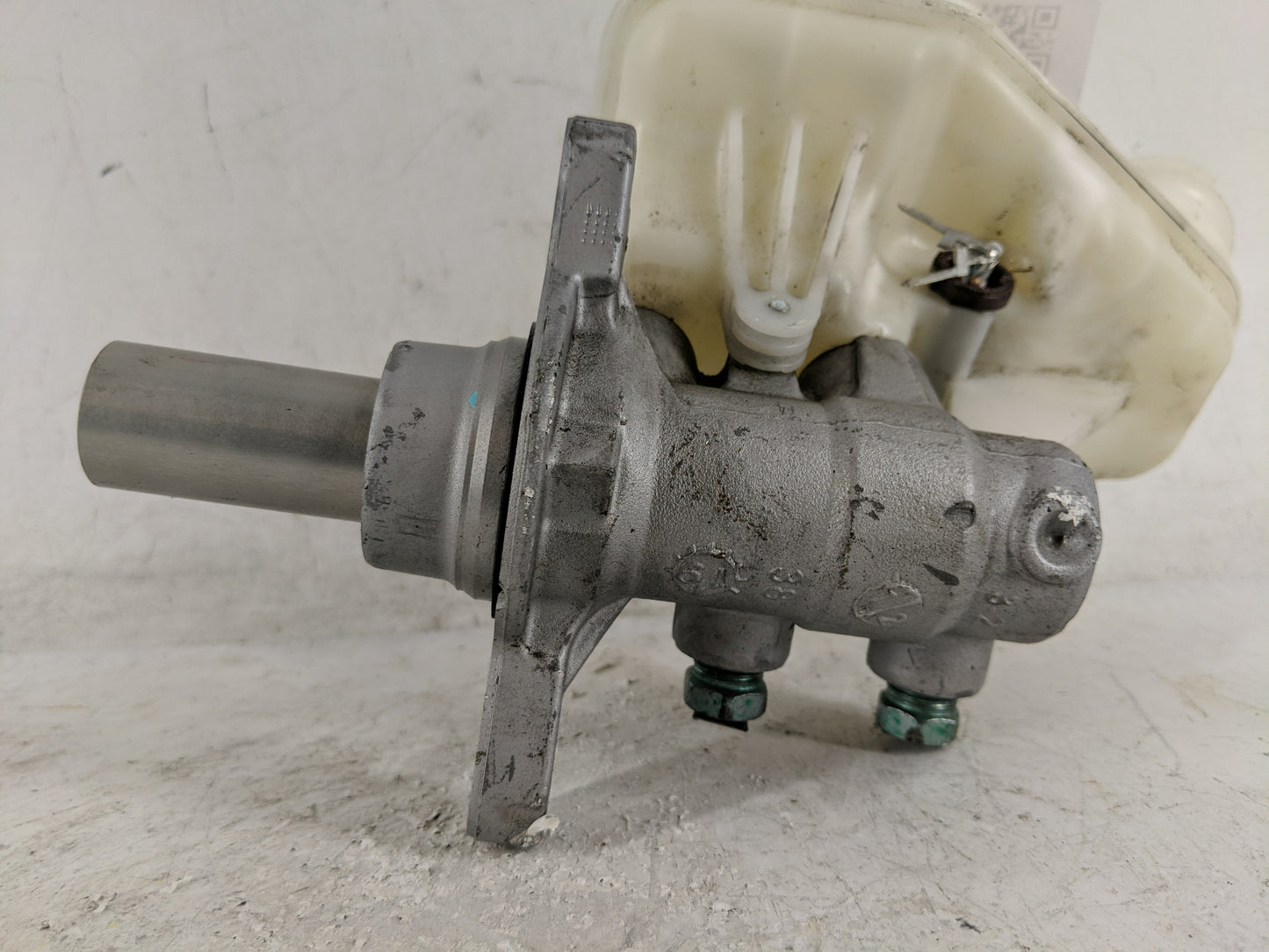 2015-2022 Chevrolet Colorado Brake Master Cylinder - Oemusedautoparts1.com
