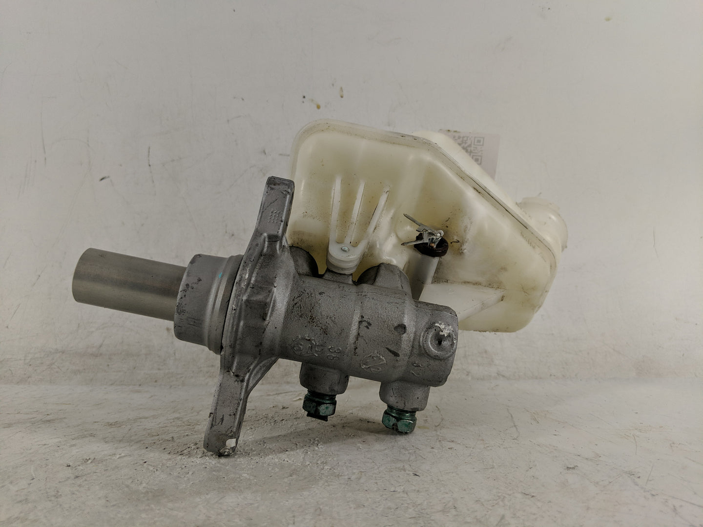 2015-2022 Chevrolet Colorado Brake Master Cylinder - Oemusedautoparts1.com