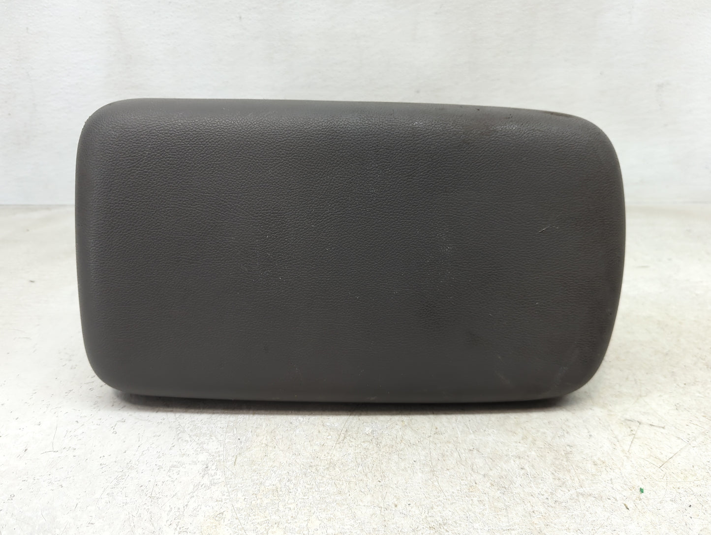 2019 Chevrolet Colorado Center Console Armrest Cover Lid Fits OEM Used Auto Parts - Oemusedautoparts1.com