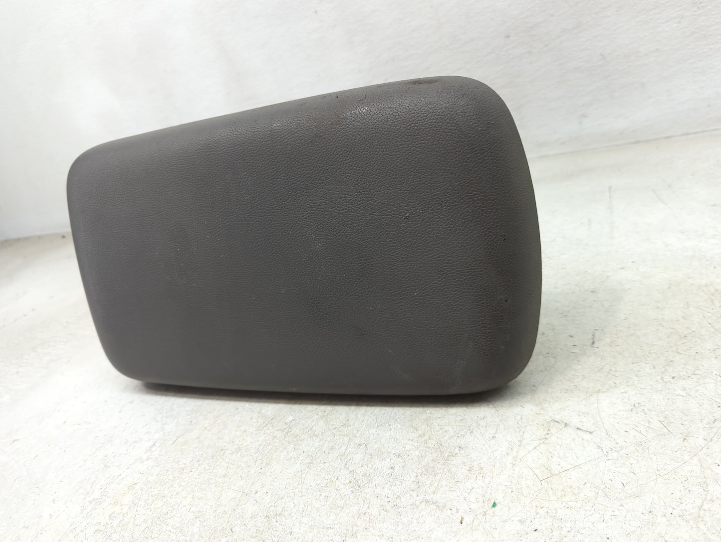 2019 Chevrolet Colorado Center Console Armrest Cover Lid Fits OEM Used Auto Parts - Oemusedautoparts1.com