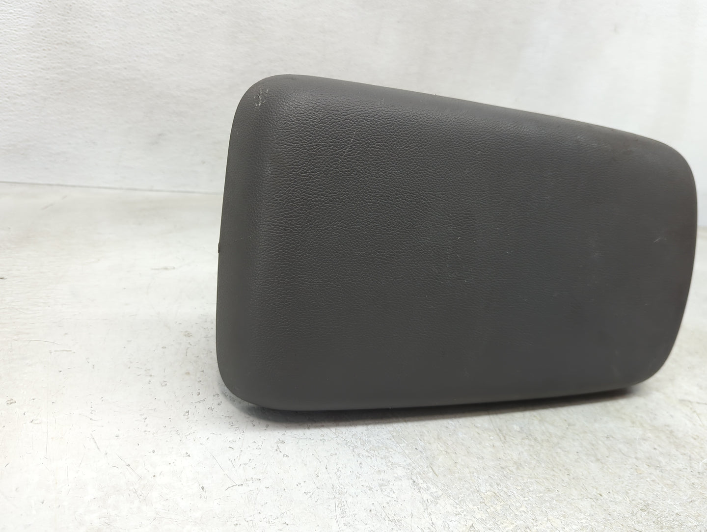 2019 Chevrolet Colorado Center Console Armrest Cover Lid Fits OEM Used Auto Parts - Oemusedautoparts1.com