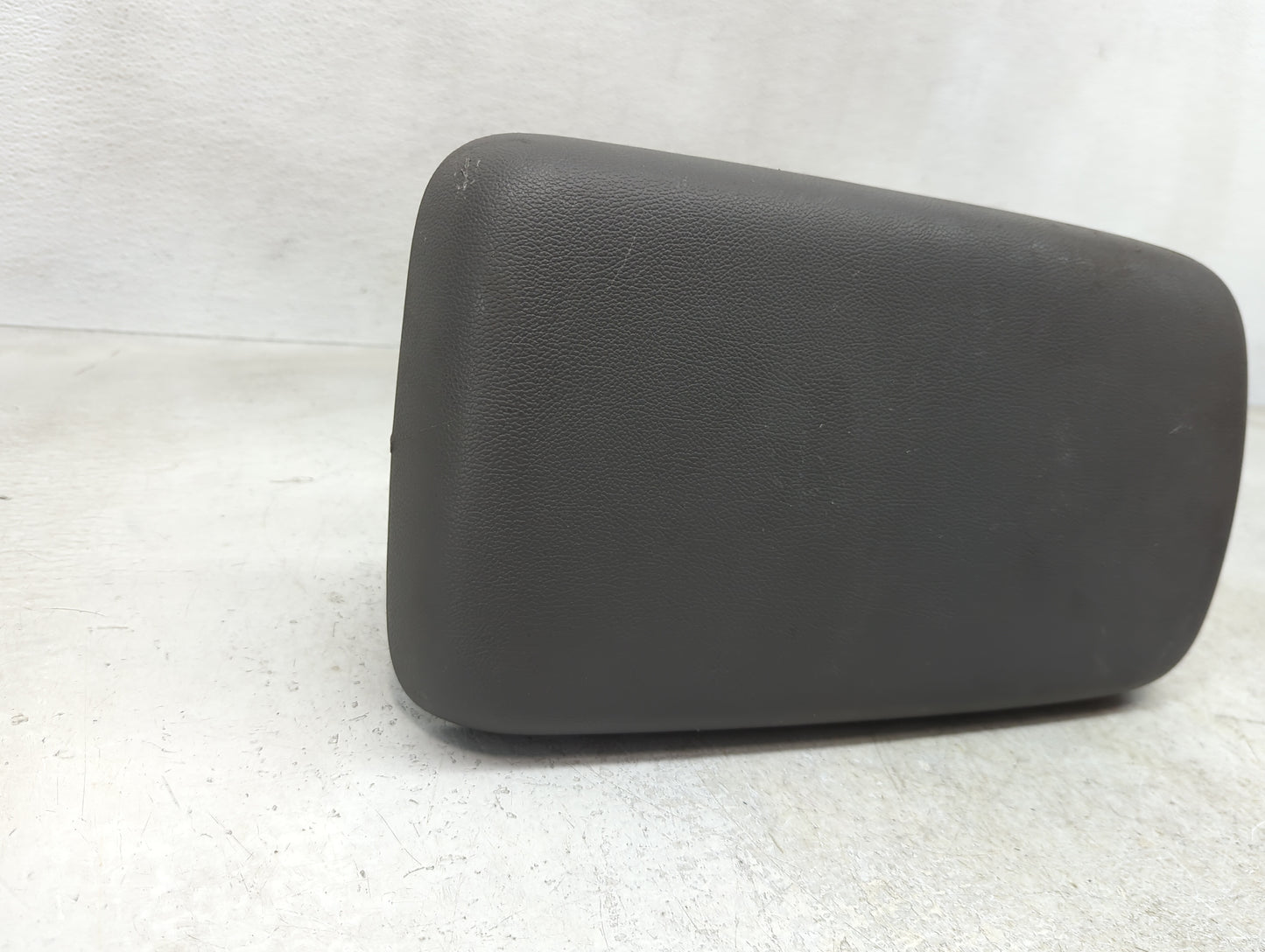 2019 Chevrolet Colorado Center Console Armrest Cover Lid Fits OEM Used Auto Parts - Oemusedautoparts1.com