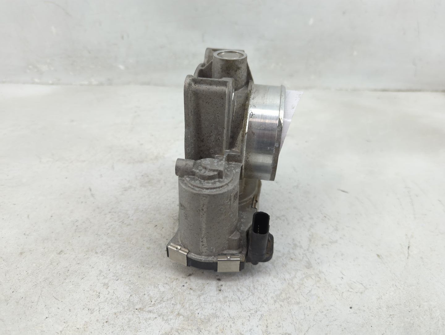 2016-2022 Chevrolet Colorado Throttle Body P/N:12670839AA Fits Fits 2016 2017 2018 2019 2020 2021 2022 OEM Used Auto Parts -