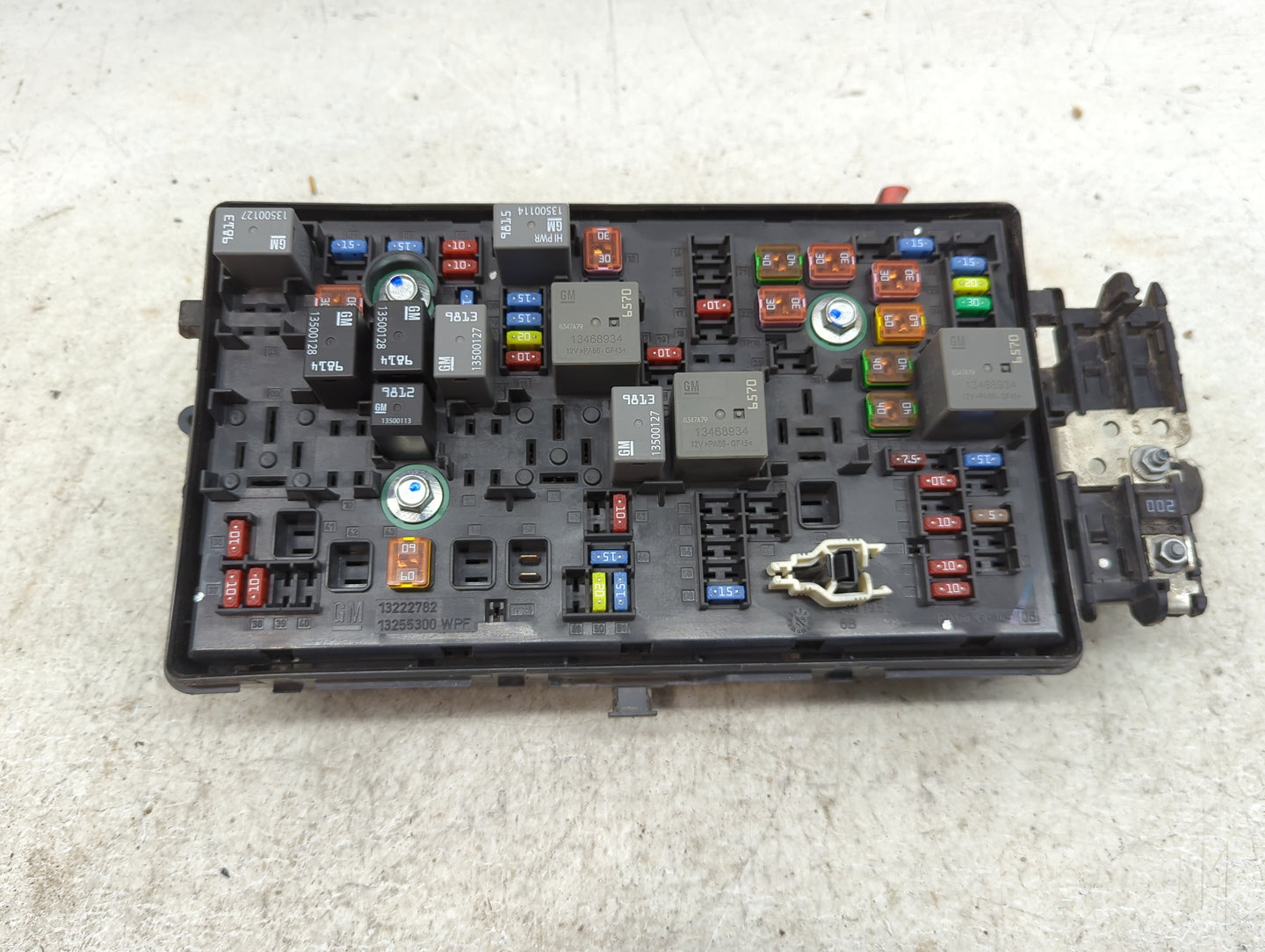 2015-2019 Chevrolet Colorado Fusebox Fuse Box Panel Relay Module P/N:84287539 01 Fits Fits 2015 2016 2017 2019 OEM Used Auto