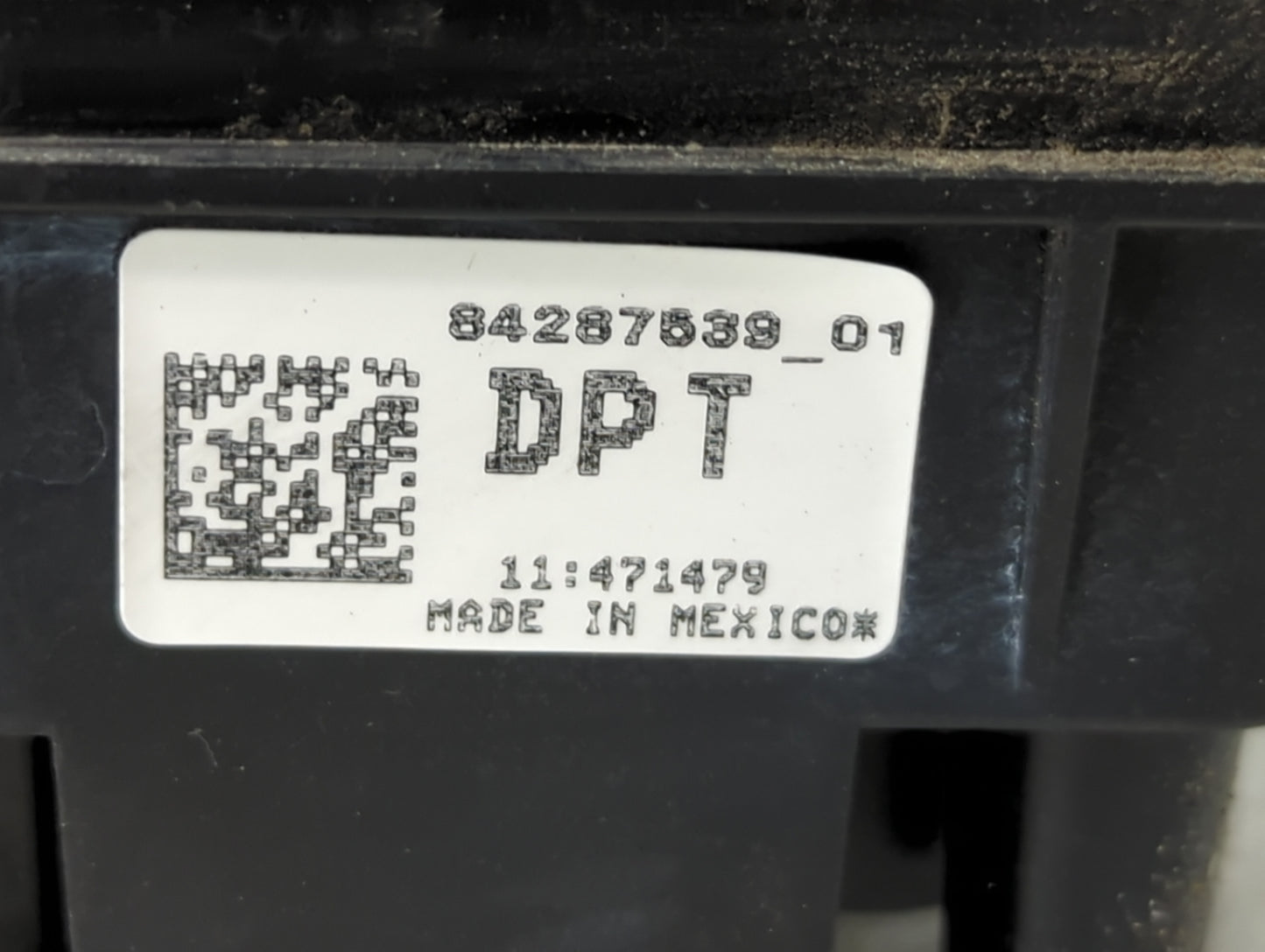 2015-2019 Chevrolet Colorado Fusebox Fuse Box Panel Relay Module P/N:84287539 01 Fits Fits 2015 2016 2017 2019 OEM Used Auto