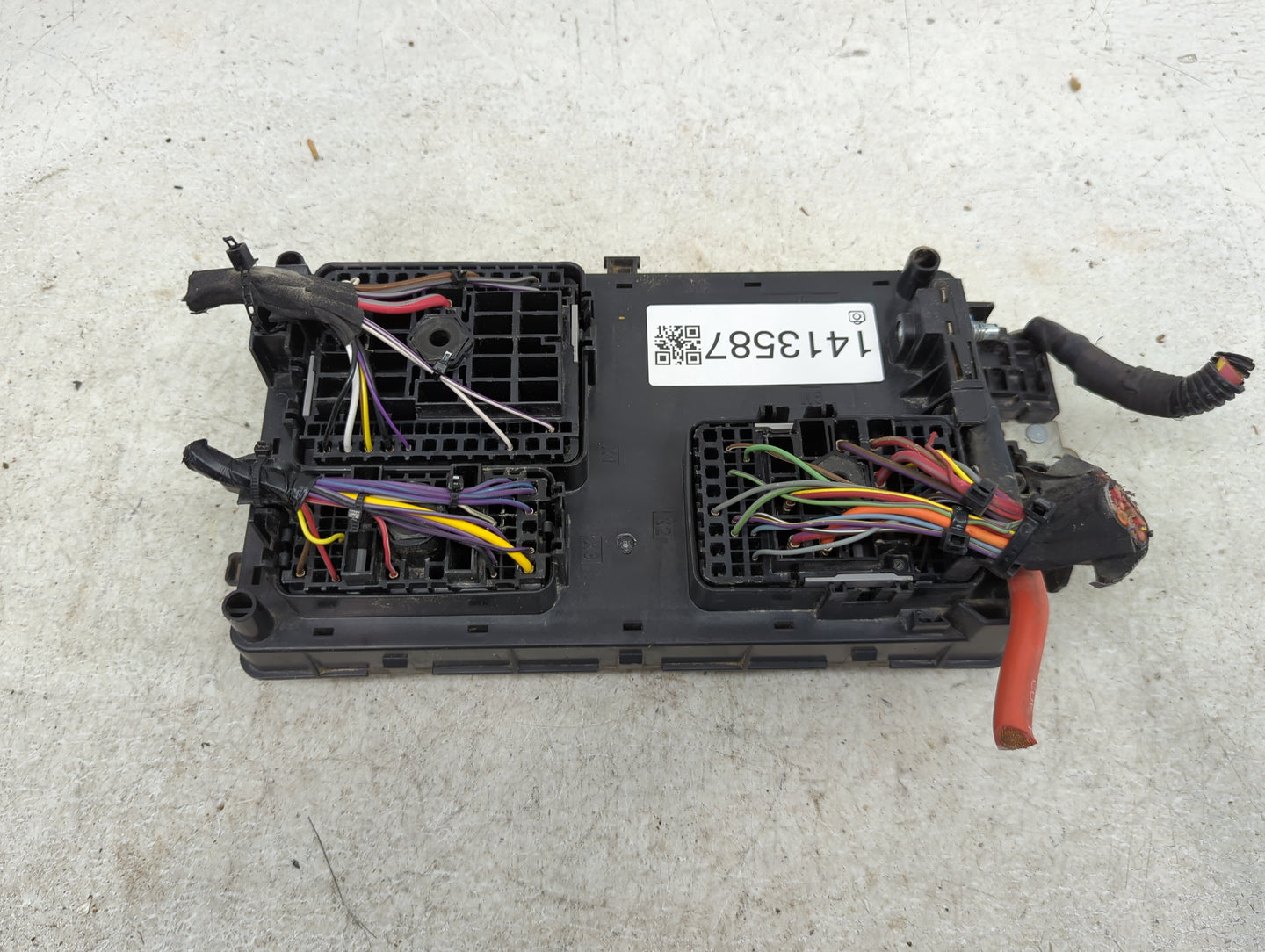 2015-2019 Chevrolet Colorado Fusebox Fuse Box Panel Relay Module P/N:84287539 01 Fits Fits 2015 2016 2017 2019 OEM Used Auto
