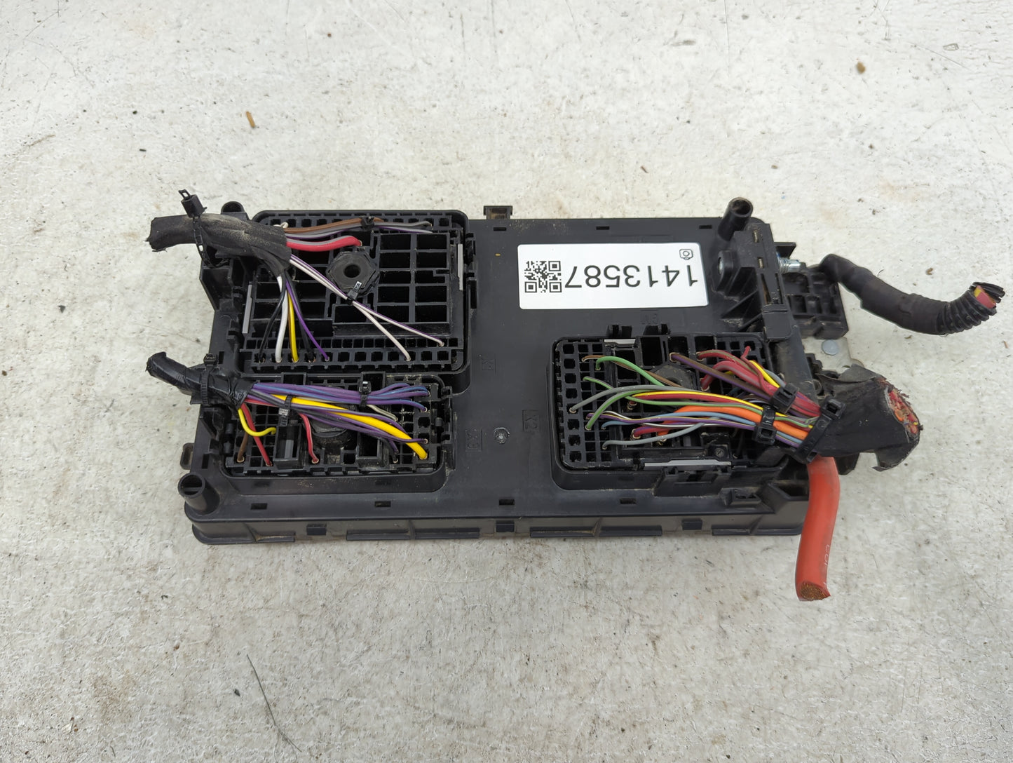 2015-2019 Chevrolet Colorado Fusebox Fuse Box Panel Relay Module P/N:84287539 01 Fits Fits 2015 2016 2017 2019 OEM Used Auto