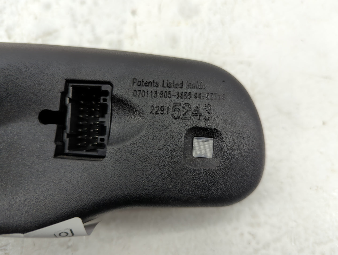 2015-2022 Chevrolet Colorado Interior Rear View Mirror Replacement OEM P/N:22915243 E11026151 Fits OEM Used Auto Parts - Oem