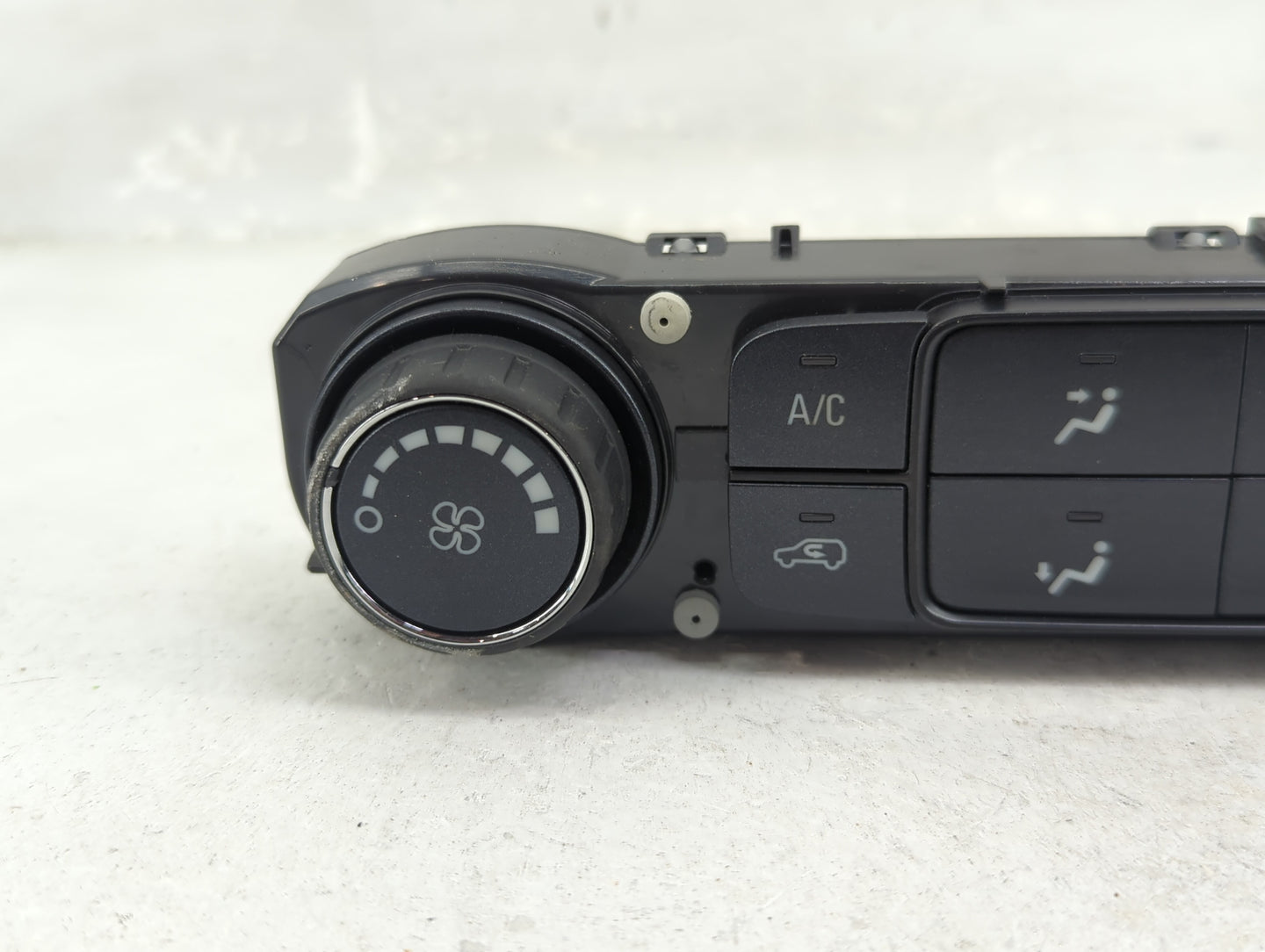 2015-2022 Chevrolet Colorado Climate Control Module Temperature AC/Heater Replacement P/N:815372982 Fits OEM Used Auto Parts