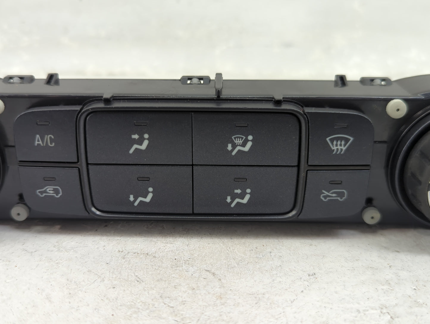 2015-2022 Chevrolet Colorado Climate Control Module Temperature AC/Heater Replacement P/N:815372982 Fits OEM Used Auto Parts