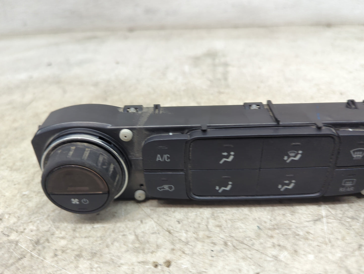2019 Chevrolet Colorado Climate Control Module Temperature AC/Heater Replacement Fits OEM Used Auto Parts - Oemusedautoparts