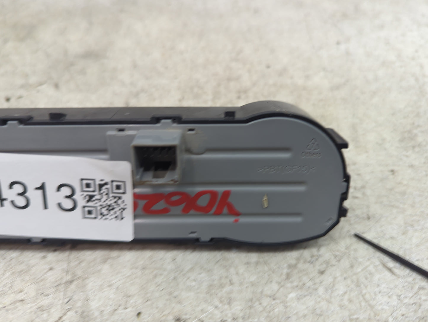 2019 Chevrolet Colorado Climate Control Module Temperature AC/Heater Replacement Fits OEM Used Auto Parts - Oemusedautoparts