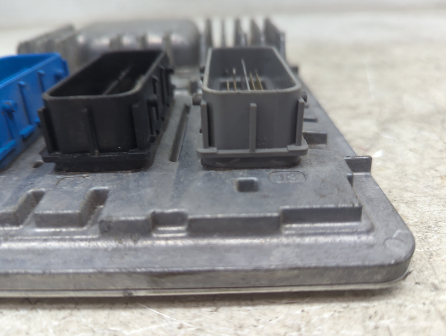 2017-2022 Chevrolet Colorado PCM Engine Control Computer ECU ECM PCU OEM P/N:12695198 12669908 Fits OEM Used Auto Parts - Oe