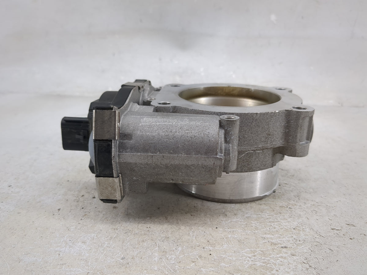 2017-2022 Chevrolet Colorado Throttle Body P/N:F2SG9124B01441AA Fits Fits 2016 2017 2018 2019 2020 2021 2022 OEM Used Auto P
