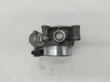 2016-2018 Chevrolet Colorado Throttle Body P/N:12670839AA 12627217DA Fits Fits 2016 2017 2018 2019 OEM Used Auto Parts