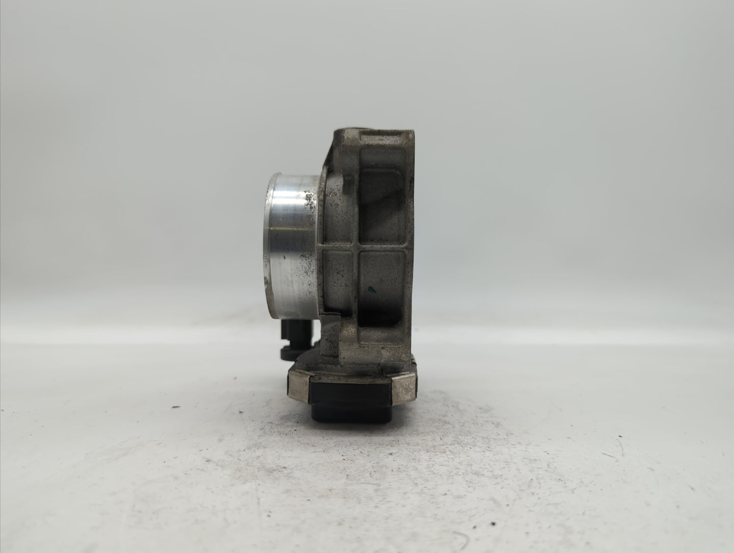 2016-2018 Chevrolet Colorado Throttle Body P/N:12670839AA 12627217DA Fits Fits 2016 2017 2018 2019 OEM Used Auto Parts - Oem